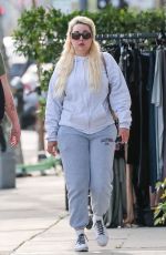 AMANDA BYNES Spotted for the First Time After Joining OnlyFans 04/15/2025