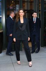 AMANDA PEET Leaves Whitby Hotel in New York 04/08/2025
