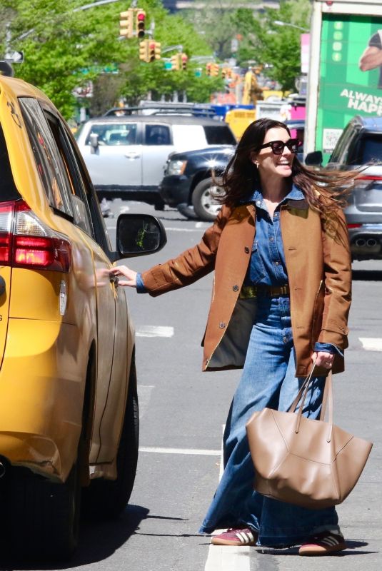 ANNE HETHAWAY Out in New York 04/28/2025