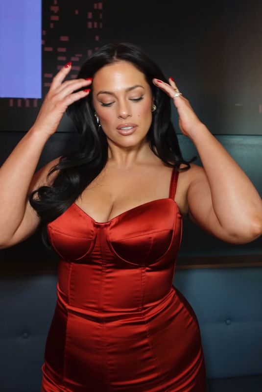 ASHLEY GRAHAM Before Seeing Chicago on Broadway 04/11/2025