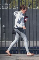 AUBREY PLAZA Leaves Pilates class in Los Angeles 04/21/2025