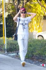 AUBREY PLAZA Out for a Quiet Breakfast Run in Los Angeles 04/11/2025