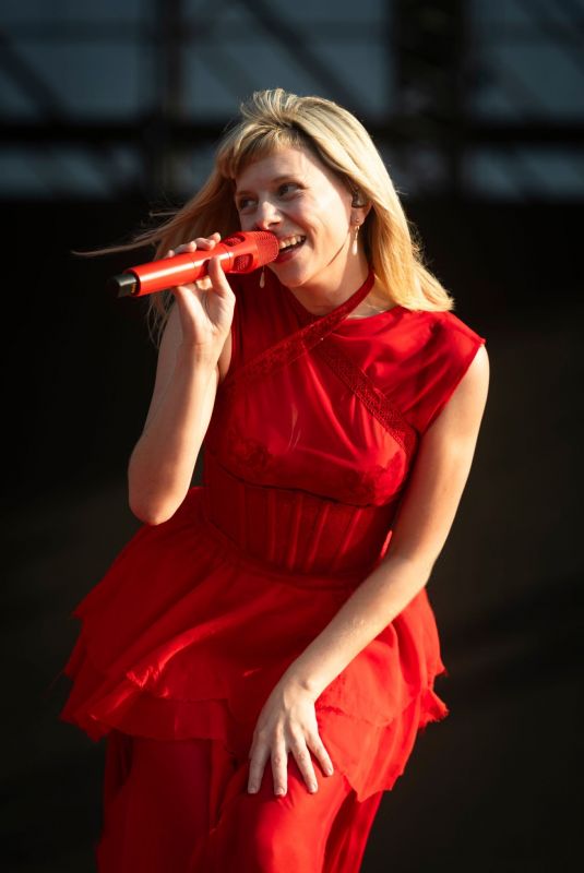 AURORA Performs at Lollapalooza India 2025 in Mumbai 03/09/2025