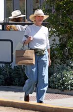 CAMERON DIAZ Shopping for Easter Supplies in Montecito 04/19/2025