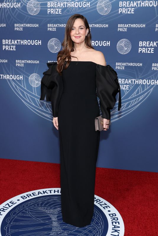 DREW BARRYMORE at 11th Breakthrough Prize Ceremony at Barker Hangar 04/05/2025