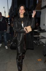 DUA LIPA Picks up Takeaway Food in London 04/16/2025