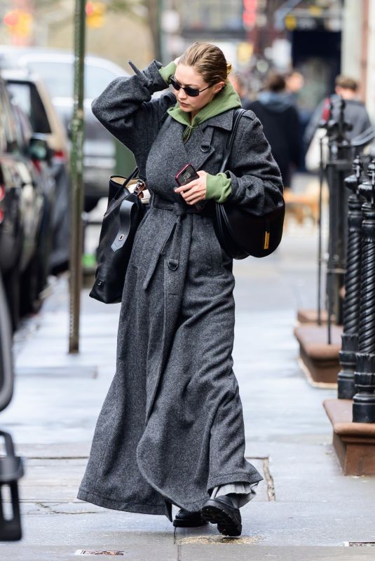 GIGI HADID Leaves Bradley Cooper
