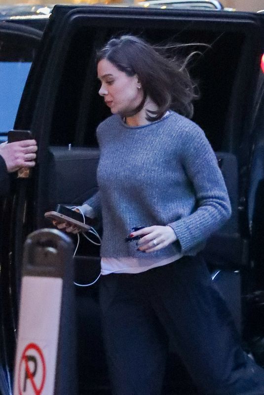 HAILEE STEINFELD Arrives at Her Hotel in New York 04/09/2025