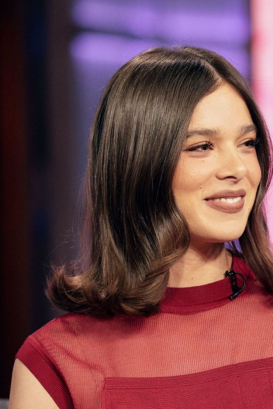 HAILEE STEINFELD at Kelly Clarkson Show 04/08/2025