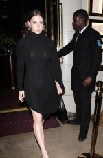 HAILEE STEINFELD Leaves a Restaurant in London 04/11/2025