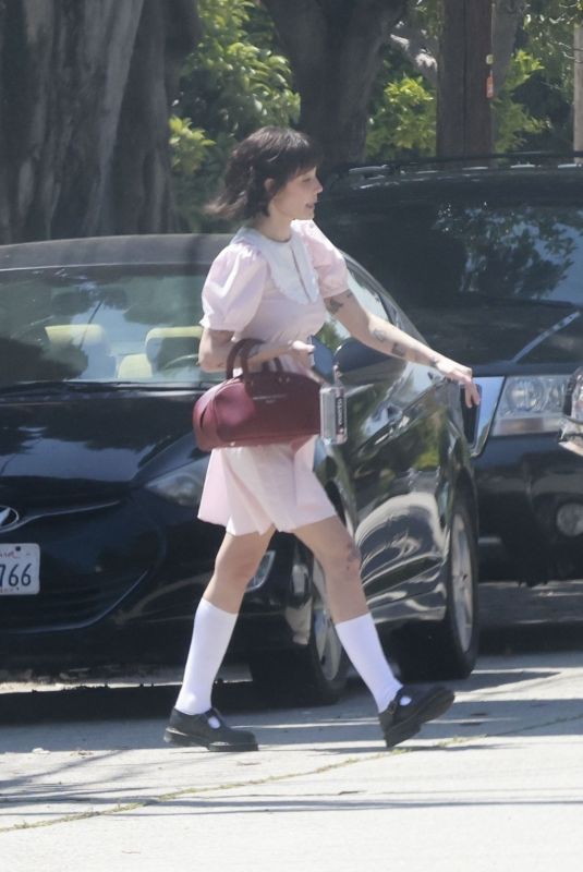 HALSEY Arrives at a Photoshoot in Los Angeles 04/29/2025
