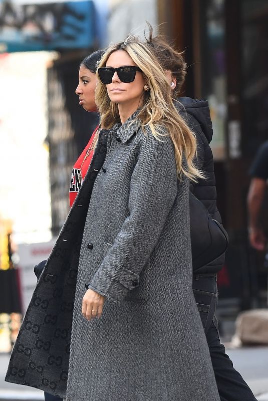 HEIDI and LENI KLUM Out for Lunch at Cipriani Downtown in New York 04/02/2025