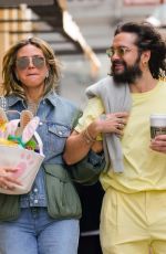 HEIDI KLUM and Tom Kaulitz Share a Kiss on Easter Sunday in New York City 04/20/2025