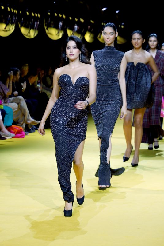JANHVI KAPOOR at Rahul Mishra at Lakme Fashion Week x FDCI 03/29/2025
