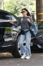 JENNA DEWAN Heading to a Park in Los Angeles 04/24/2025