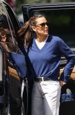 JENNIFER GARNER Out and About in New York City 04/26/2025