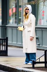 JENNIFER LAWRENCE Out and About in New York 04/03/2025