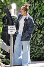 JENNIFER LOPEZ at The Ivy in Los Angeles 04/27/2025