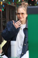 JENNIFER LOPEZ at The Ivy in Los Angeles 04/27/2025