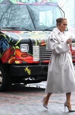 JENNIFER LOPEZ Films Scenes for Office Romance with Bradley Whitford and Brett Goldstein in Hoboken 04/07/2025