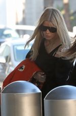 JESSICA SIMPSON Out and About in Los Angeles 04/07/2025