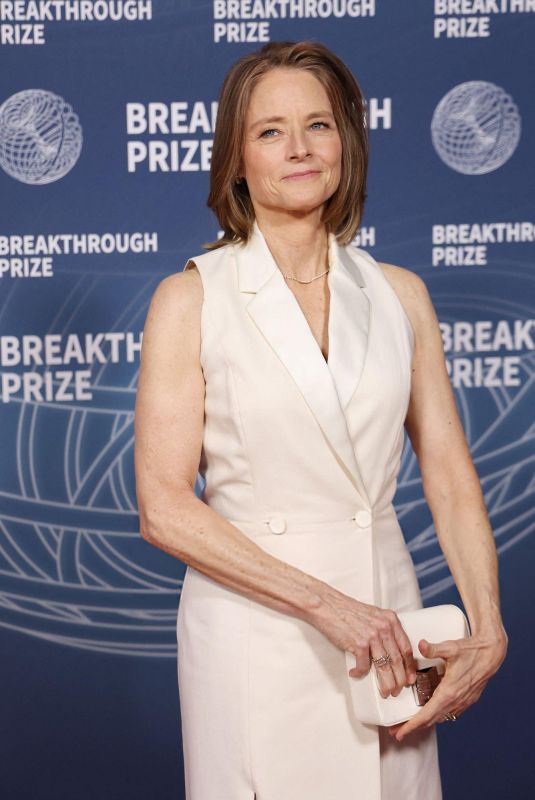 JODIE FOSTER at 11th Breakthrough Prize Ceremony at Barker Hangar 04/05/2025