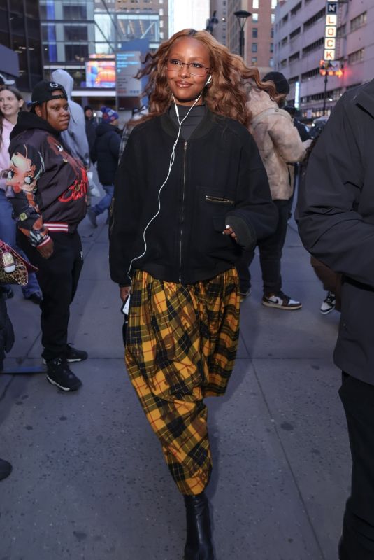 JUSTINE SKYE Arrives at Knicks Game at Madison Square Garden in New York City 04/08/2025