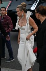 KATE HUDSON Arrives at Fashion Trust U.S Awards 2025 in Los Angeles 04/08/2025