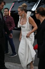 KATE HUDSON Arrives at Fashion Trust U.S Awards 2025 in Los Angeles 04/08/2025