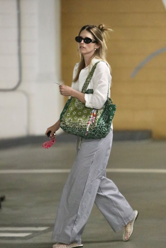 KATHERINE SCHWARZENEGGER Heading to Spa in Beverly Hills 04/09/2025