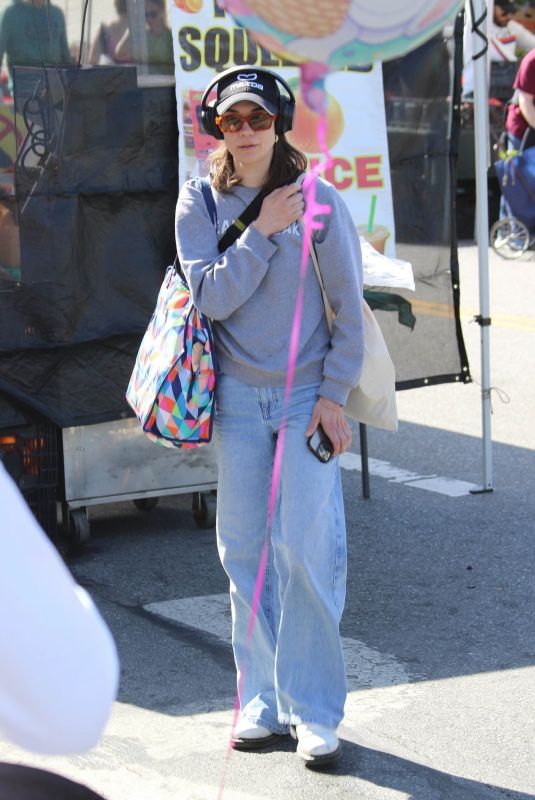 KIMBERLY ALEXANDER Out Shopping at Studio City Farmer