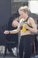 KRISTEN BELL Leaves Gym in Los Feliz 04/19/2025