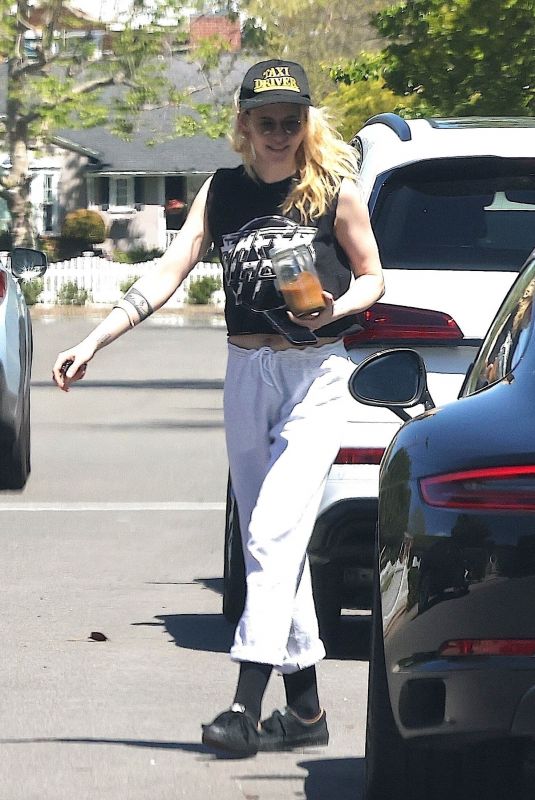 KRISTEN STEWART Out and About in Los Angeles 04/05/2025