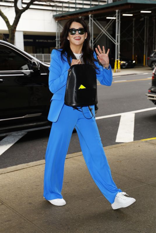 LAUREN GRAHAM Arrives at Drew Barrymore Show 04/03/2025