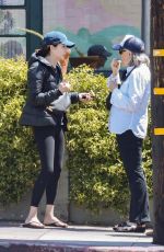 LAUREN GRAHAM Out for Lunch with a Friend in Los Angeles 04/21/2025