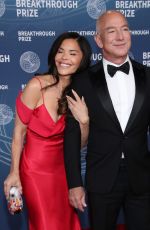 LAUREN SANCHEZ at 11th Breakthrough Prize Ceremony at Barker Hangar 04/05/2025