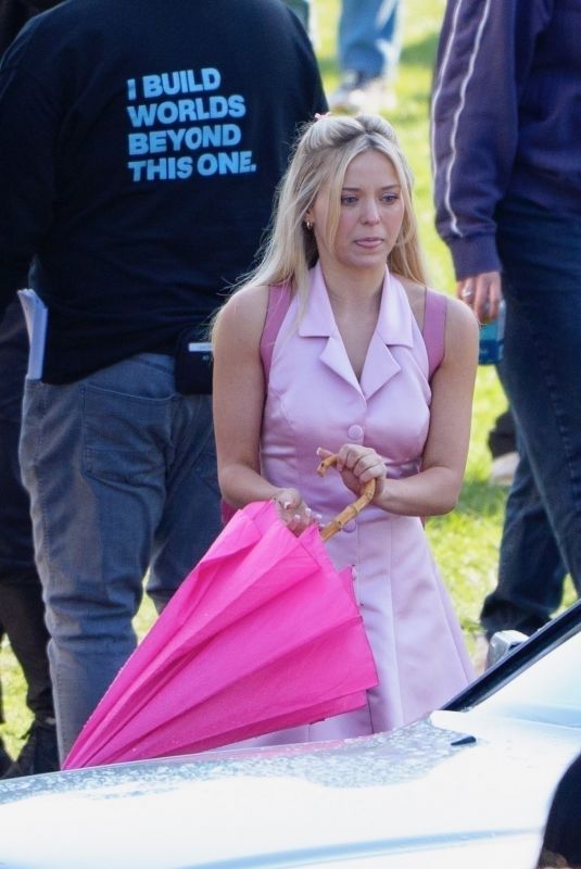LEXI MINETREE on the Set of New Series Elle Filming in Vancouver, B.C. 04/22/2025