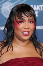 LIZZO at 11th Breakthrough Prize Ceremony at Barker Hangar 04/05/2025