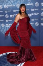 LIZZO at 11th Breakthrough Prize Ceremony at Barker Hangar 04/05/2025