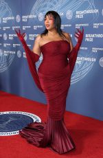 LIZZO at 11th Breakthrough Prize Ceremony at Barker Hangar 04/05/2025
