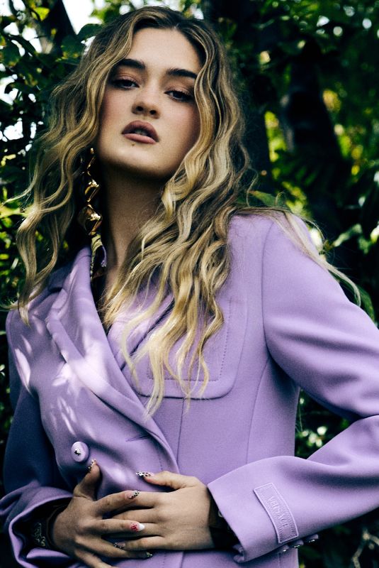 LIZZY GREENE for Numero Netherlands, April 2025