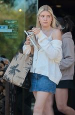 LOLA SHEEN Out at Erewhon 04/21/2025