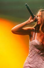 MAREN MORRIS Performs at White Claw Sessions Powered by Billboard in Palm Springs 04/10/2025