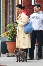MARGARET QUALLEY and Jack Antonoff Pack on PDA in New York City 04/16/2025