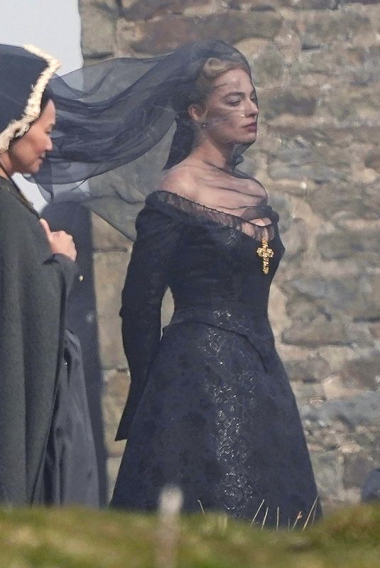MARGOT ROBBIE on the Set of Wuthering Heights in Wakefield 04/01/2025