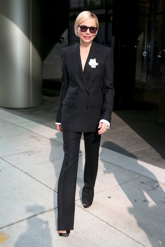 MICHELLE WILLIAMS Leaves WWHL in New York City 03/31/2025