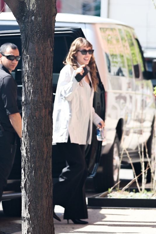 MILEY CYRUS Arrives at a Photoshoot in New York City 04/22/2025
