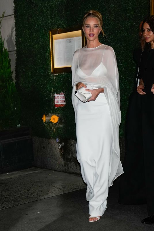 ROSIE HUNTINGTON-WHITELEY Arrives at Gigi