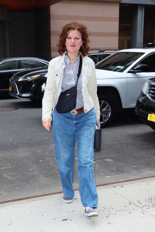 SANDRA BERNHARD Arrives at Watch What Happens Live Studios in New York 04/21/2025