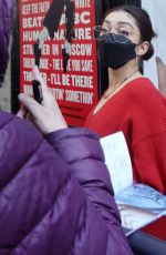 SARAH HYLAND Wears Mask for Fans at Meet-and-greet in New York City 04/18/2025